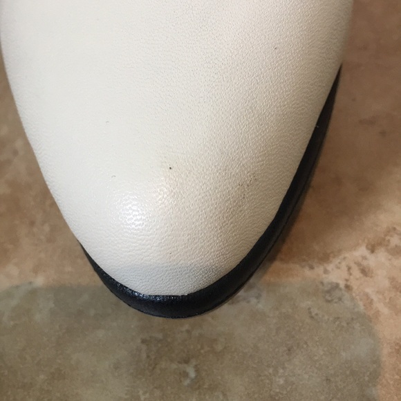 Cream strapped pumps - Picture 4 of 7